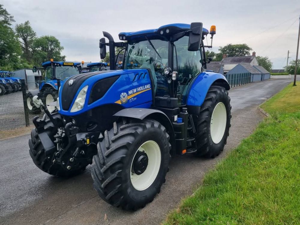 New Holland T7.210