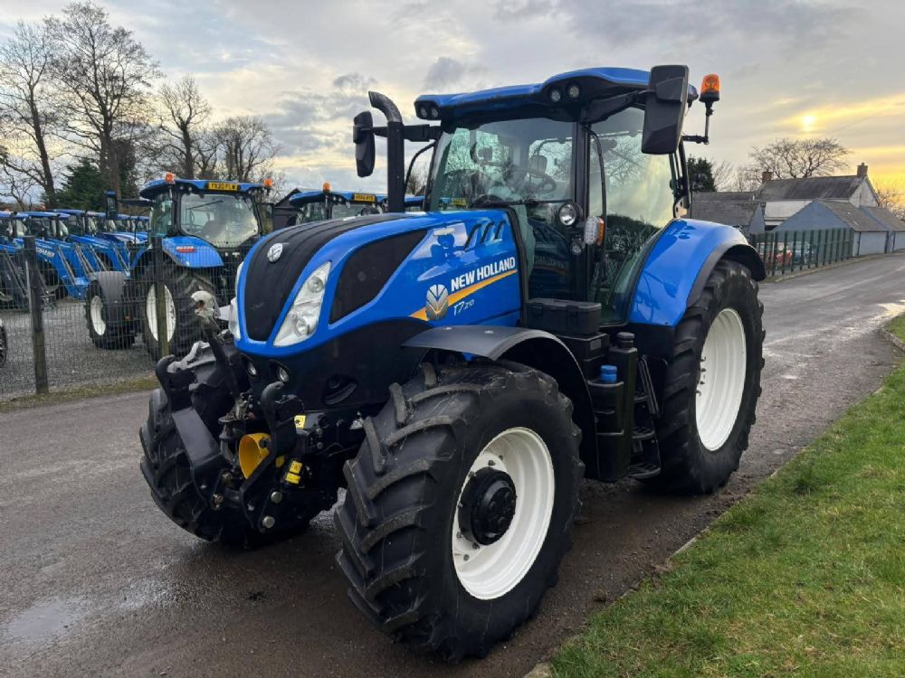New Holland T7.210