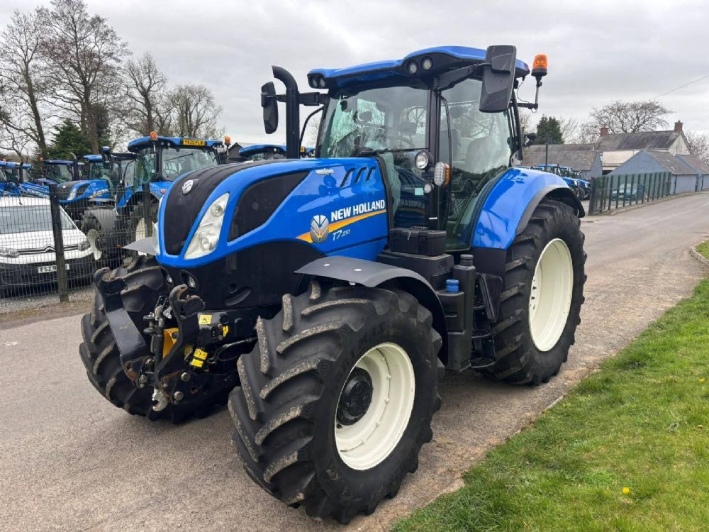 New Holland T7.210