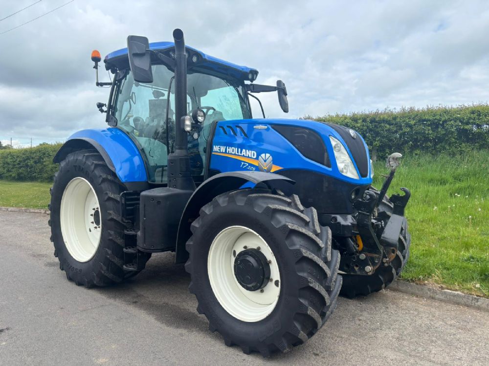 New Holland T7.225